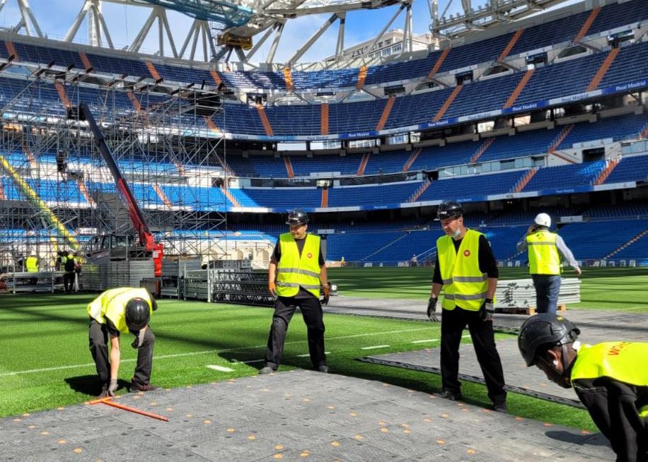 Montaje en el Santiago Bernabeu
