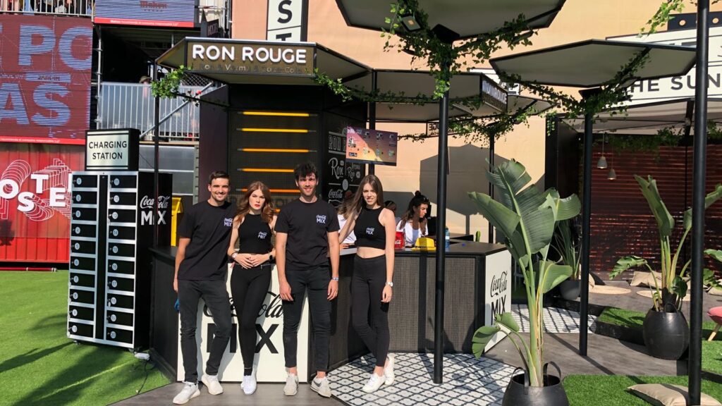 Promotores en stand festival de música Workout Events
