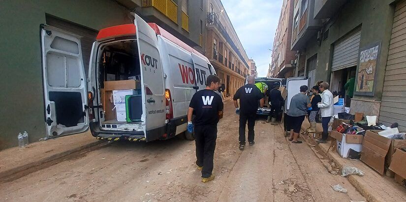familias de catarroja y alfafar reciben las donaciones de workout events