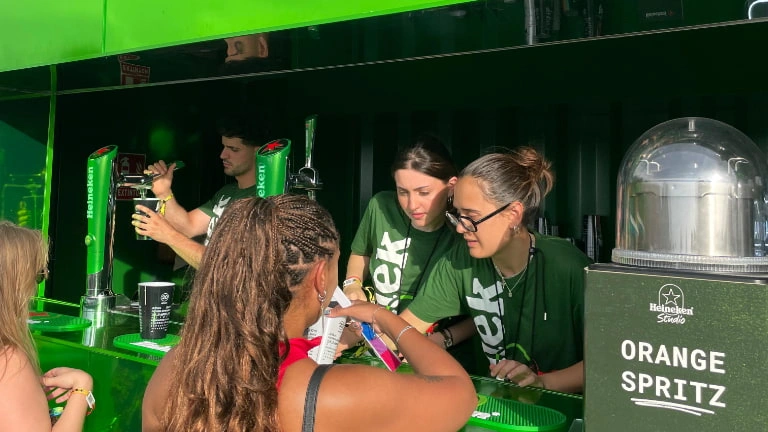 trabajar en festivales de camarero