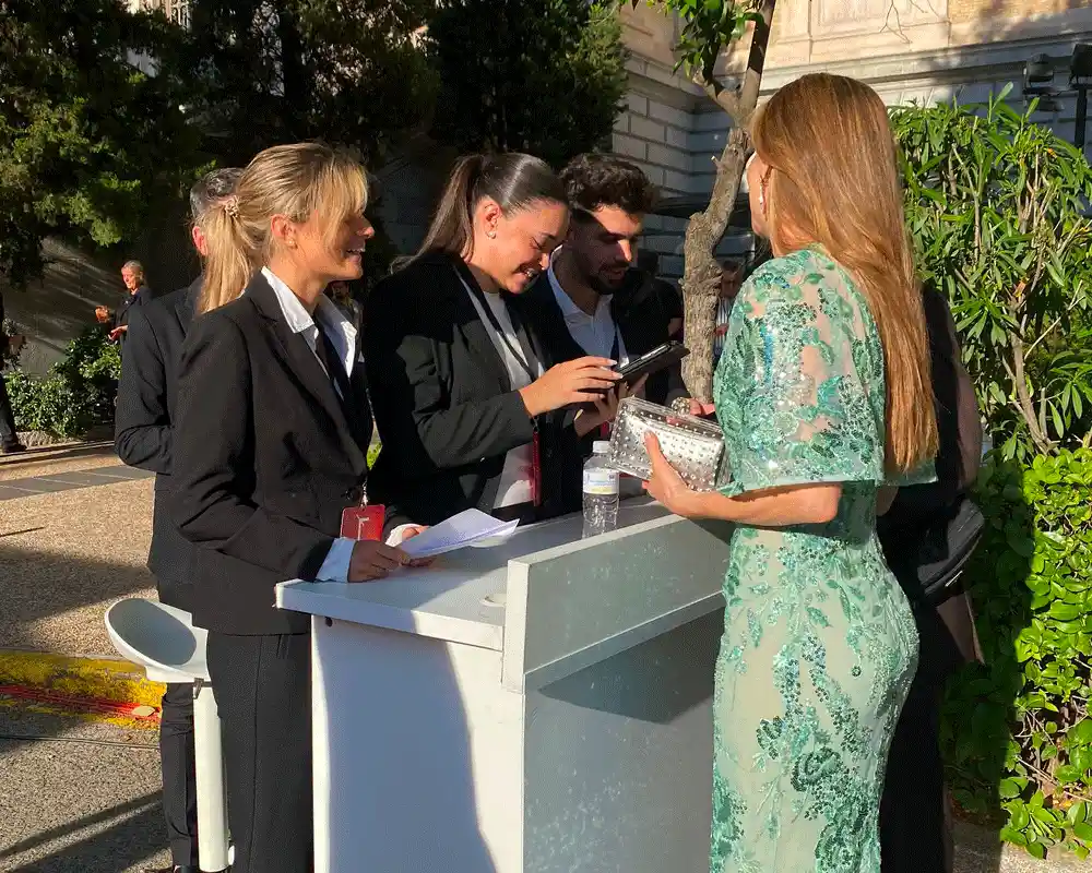 azafatas imagen recepcion asistentes