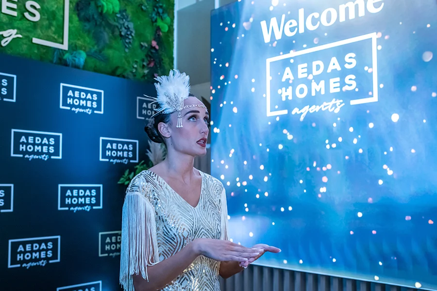hostess-image-corporate-event-corporate-aedas