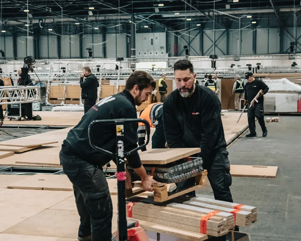 personal hand basico transportando materiales