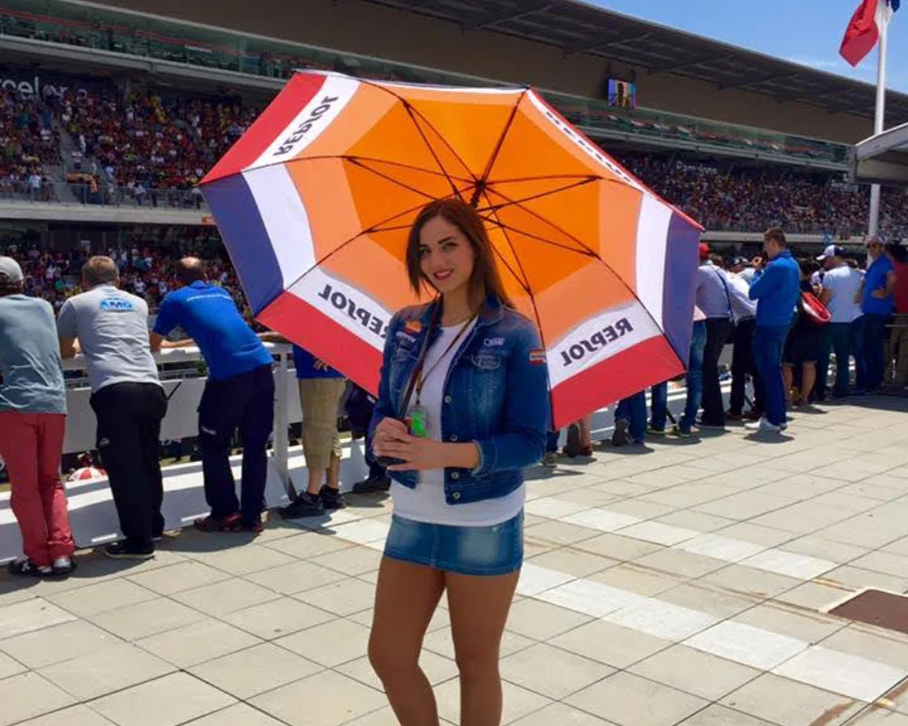 hostess model trainingsveranstaltungen für motogp sportturnier