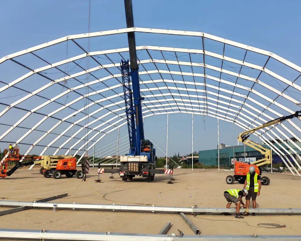 assembly personnel for tents