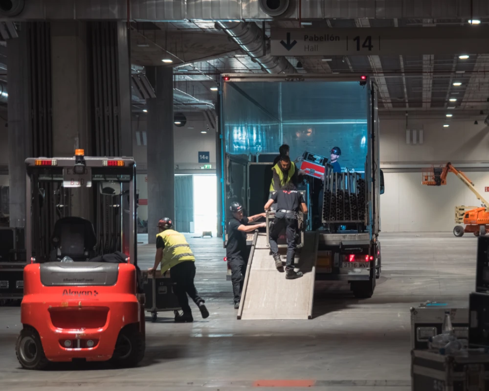 personnel-assembly-unloading