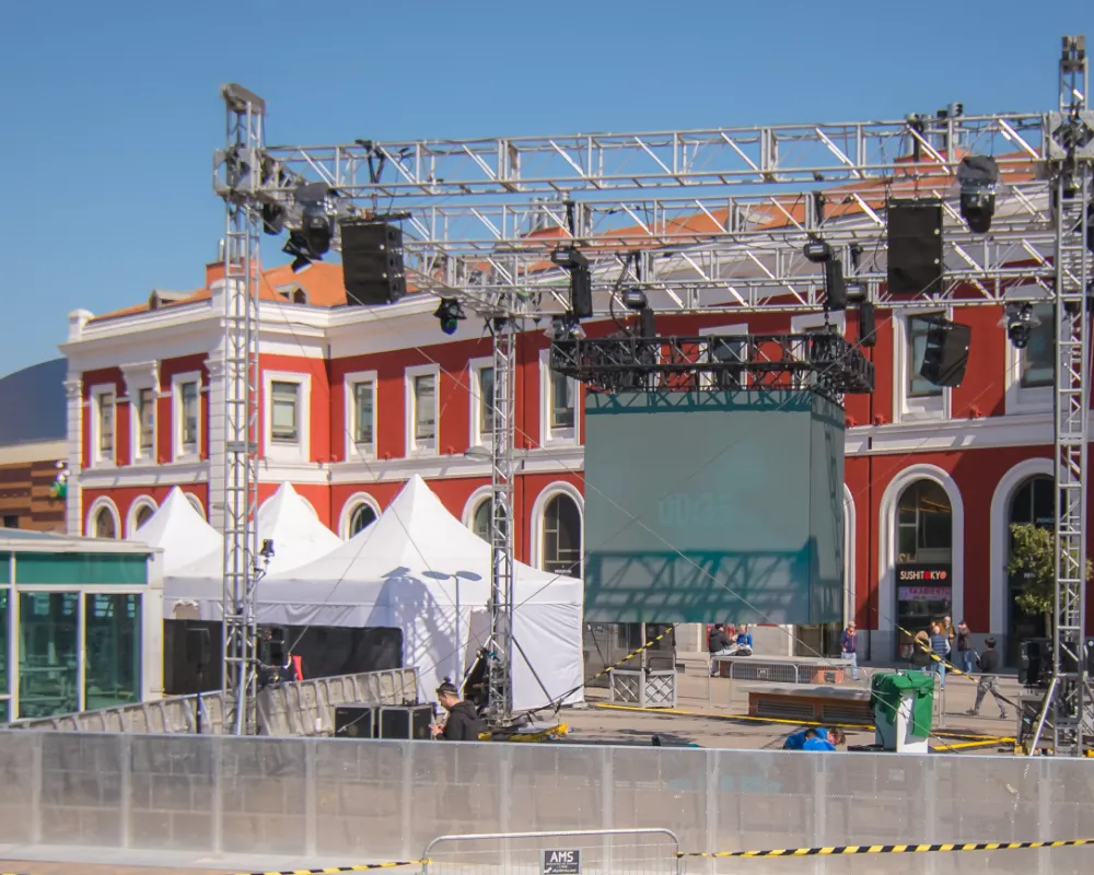 event personnel for stages and tents